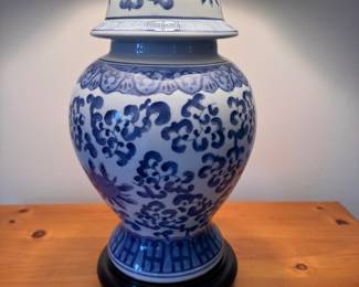 Blue & white ginger jar lamp 25"h with shade
