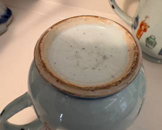 18th-century Chinese export porcelain tankard mugs, bell-form mugs with loop handle, figural Mandarin scenes with cobalt rims 6"