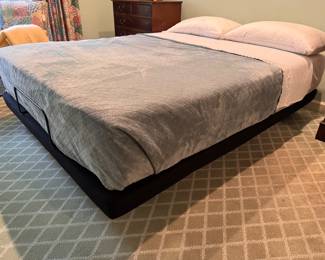 Keeson queen adjustable bed