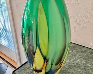 Art glass vase