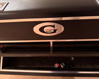 Gandy 8' pool table 