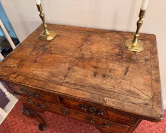 18th c. Georgian lowboy     28.5"h x 30"w x 20"d