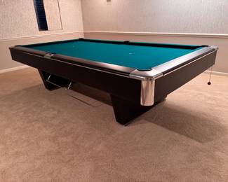 Gandy 8' pool table 