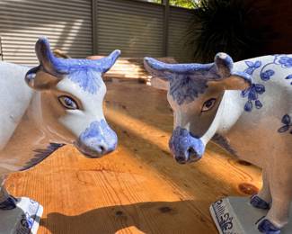 Pr. Delft cow figures - unmarked - wear on one horn