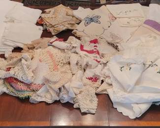 Large Lot of Vintage and Modern Kitchen Linens Placemats, Tablecloths, Napkins, Doilys