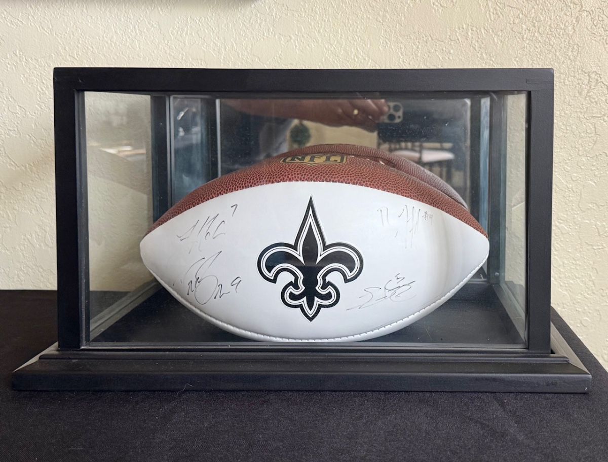 New Orleans Drew Brees sign futball
