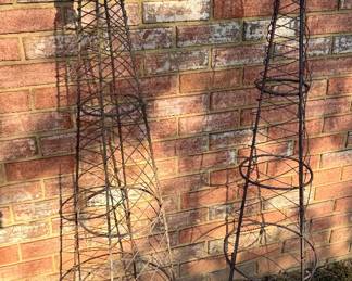Item #118 - Wire Garden Topiary $26 each
