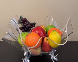 Item #22 - Arthur Court Bunny Bowl w/stand (14x8.8) $40 (fruit not incl.)
