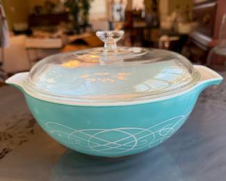 Item #144 - 2 1/2 Qt Pyrex #443 Turquoise Scroll Cinderella Bowl w/624C Lid $80