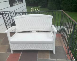 Plastic - Love Seat