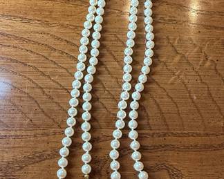 Vintage Faux Pearl Necklace with Ornate Gold Brass Round Pinch Clasp