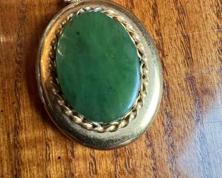 Vintage 1/20 12K Gold Filled Oval Locket Pendant
