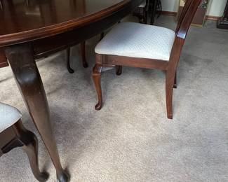 Traditional Oval Dining Table and Chairs