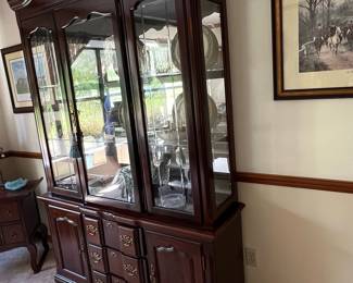 China Cabinet / Hutch