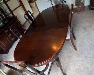 Traditional Oval Dining Table and Chairs