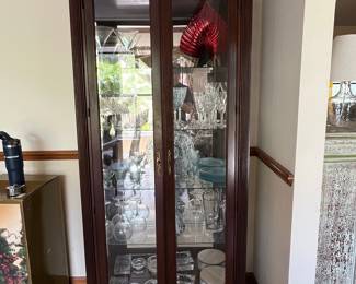 Federal Style Carved Mahogany Mirrored Display Cabinet by Pulaski