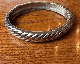 Costume Jewelry Twisted Cable Hinged Bangle