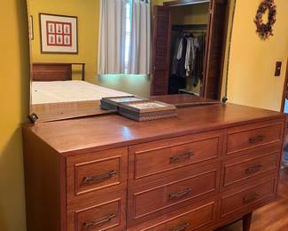 MCM Dresser w/Mirror 