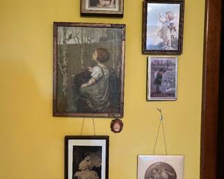 Lots of small artwork and prints 