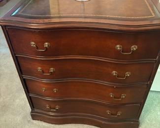 Mahogany 4 drawer chest