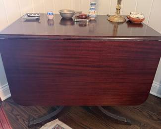 Mahogany Dropleaf Table one Leaf   