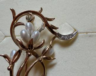 Gold Pin 
