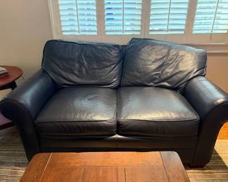 Toms {rice Leather Love Seat