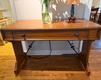 The Ellis by Sligh Desk