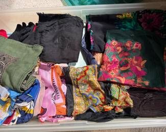 Womens Scarfs and Handkerchiefs