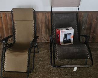 Exterior recliners