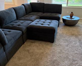 Thomasville Sectional Sofa (can be reconfigured) w Storage Ottoman