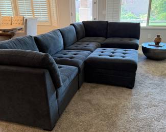 Thomasville Sectional Sofa (can be reconfigured) w Storage Ottoman