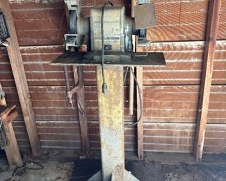 MOUNTED GRINDER