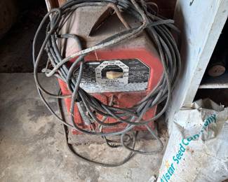 BATTERY CHARGER