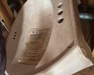 PEDESTAL SINK BASIN