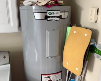 Hot water heater