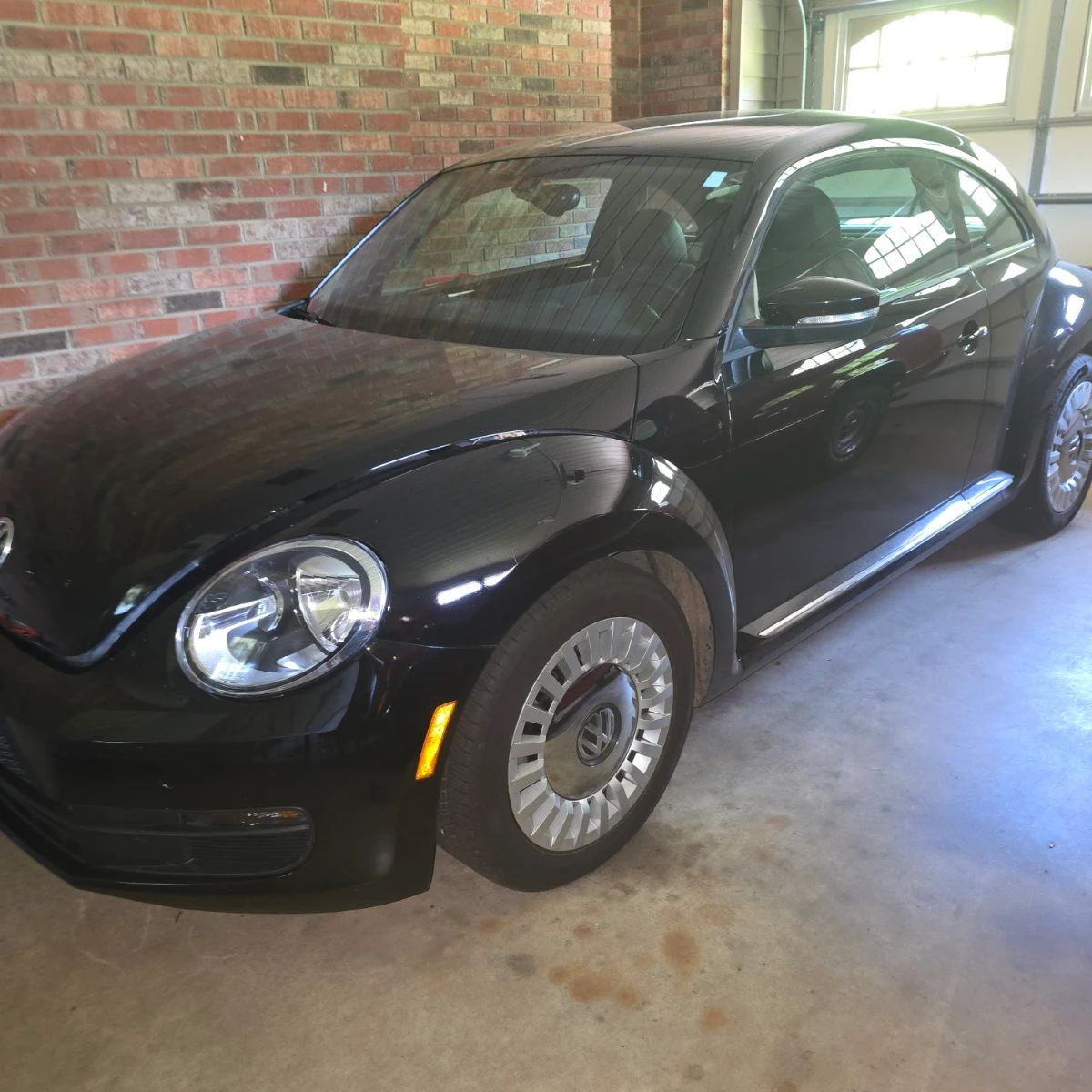 2016 VW Beetle-cruise control-Frt w Drive-Camera-disc brakes-68K miles