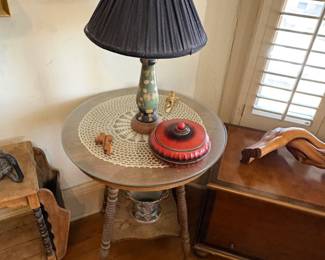 VictorianStyle SpindleLeg Accent Table