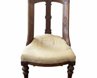 Victorian Walnut Parlor Chair