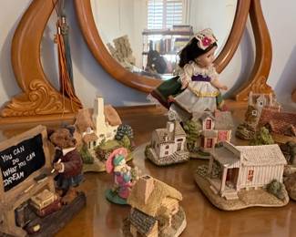 Lilliput Lane Miniature Cottages Collection
