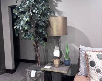 Accent pieces 