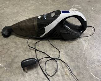 Car vacuum with recharging plug