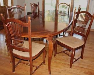 Thomasville Cherry Formal Dining Set with Leaves and table cover