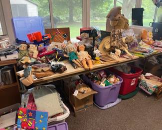 Vintage toys, plush bears, blankets, vintage dolls