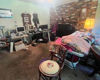 Vintage Apple computers, DVD players, TVs, electronics, tape players, vintage clocks, handmade quilts