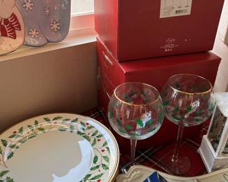 10 Lenox wine glasses & 6 dinner plates