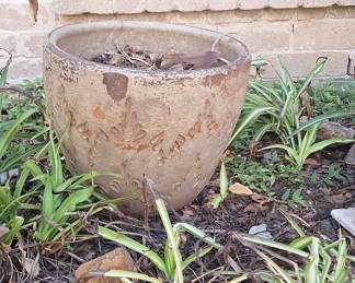 Vintage Embossed Terracotta Garden Planter - Campania Alicante Style