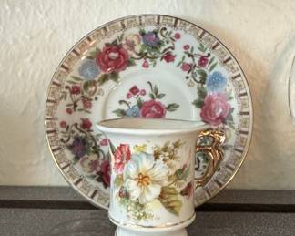 Vintage Johnson Brothers Old English Flowers Gold Dinner Plate