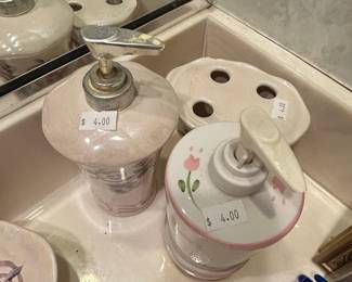 Vintage Ceramic Bathroom Accessory Set with Pink Tulips