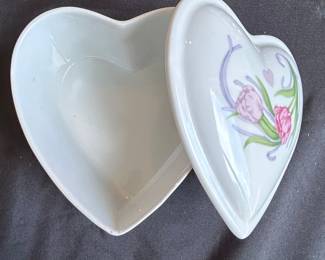 Heart-Shaped Porcelain Trinket Box with Tulips and Ribbons